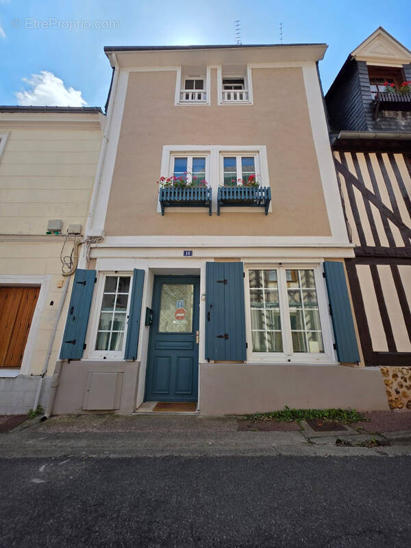 Maison à CORMEILLES