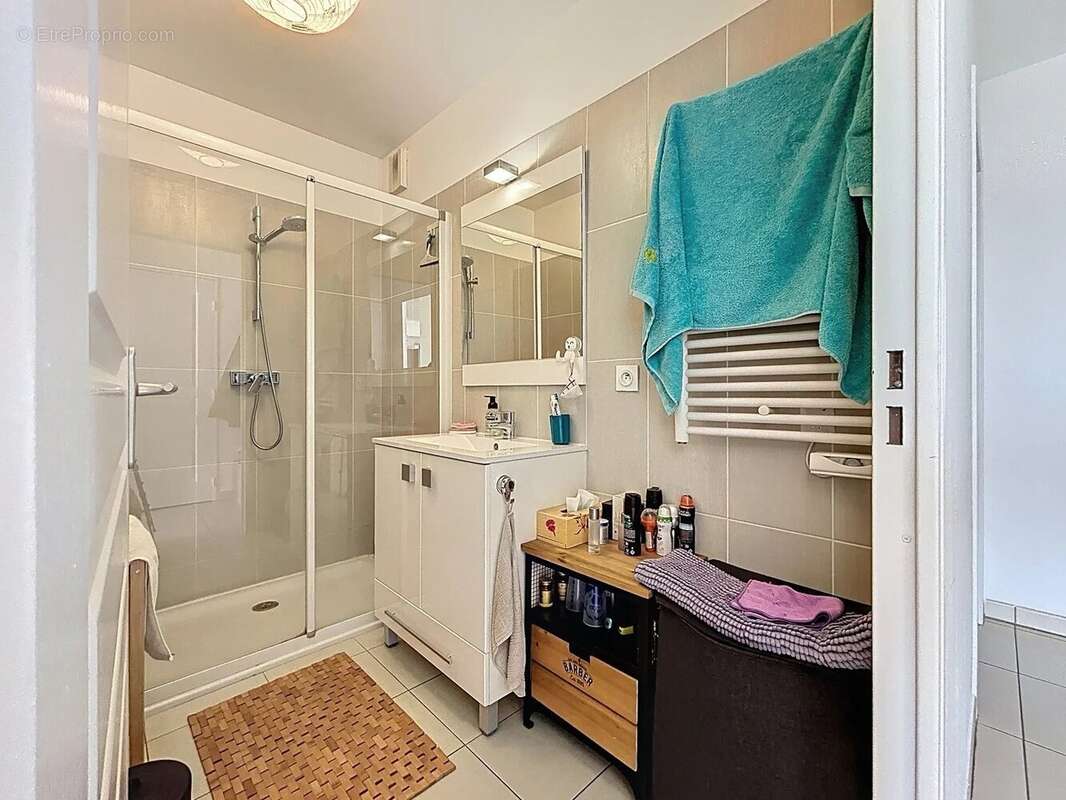 Appartement à SAINT-LAURENT-DU-VAR