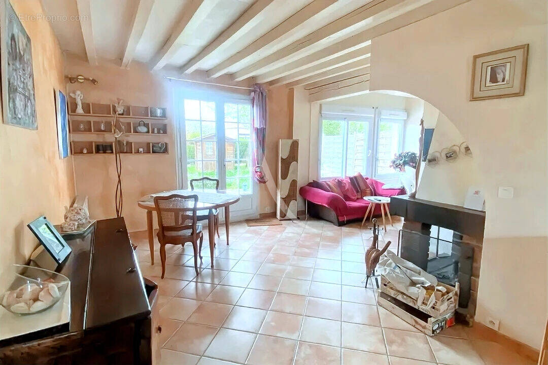 Maison à OZOIR-LA-FERRIERE