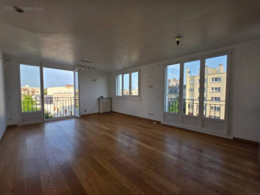 Appartement à LE PERREUX-SUR-MARNE