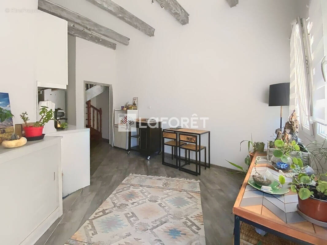 Appartement à ENSUES-LA-REDONNE