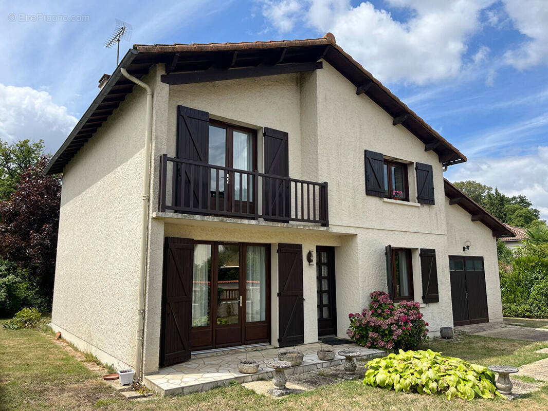 Maison à CROUTELLE