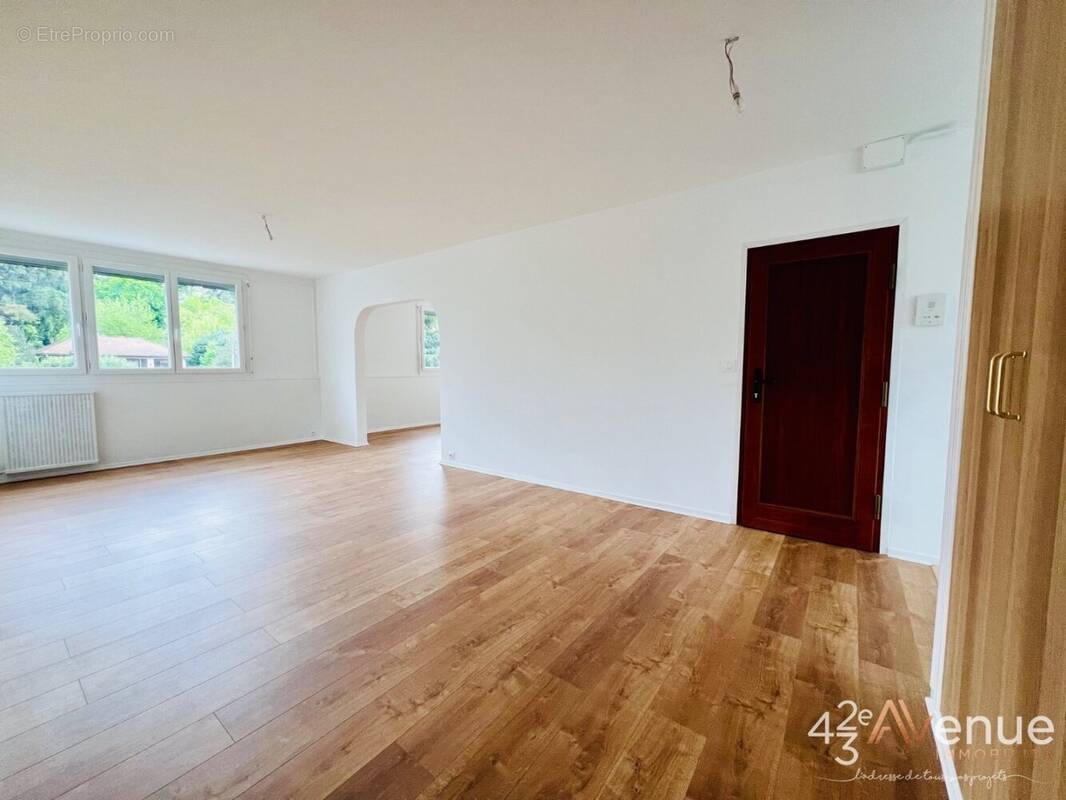 Appartement à SAINT-ETIENNE