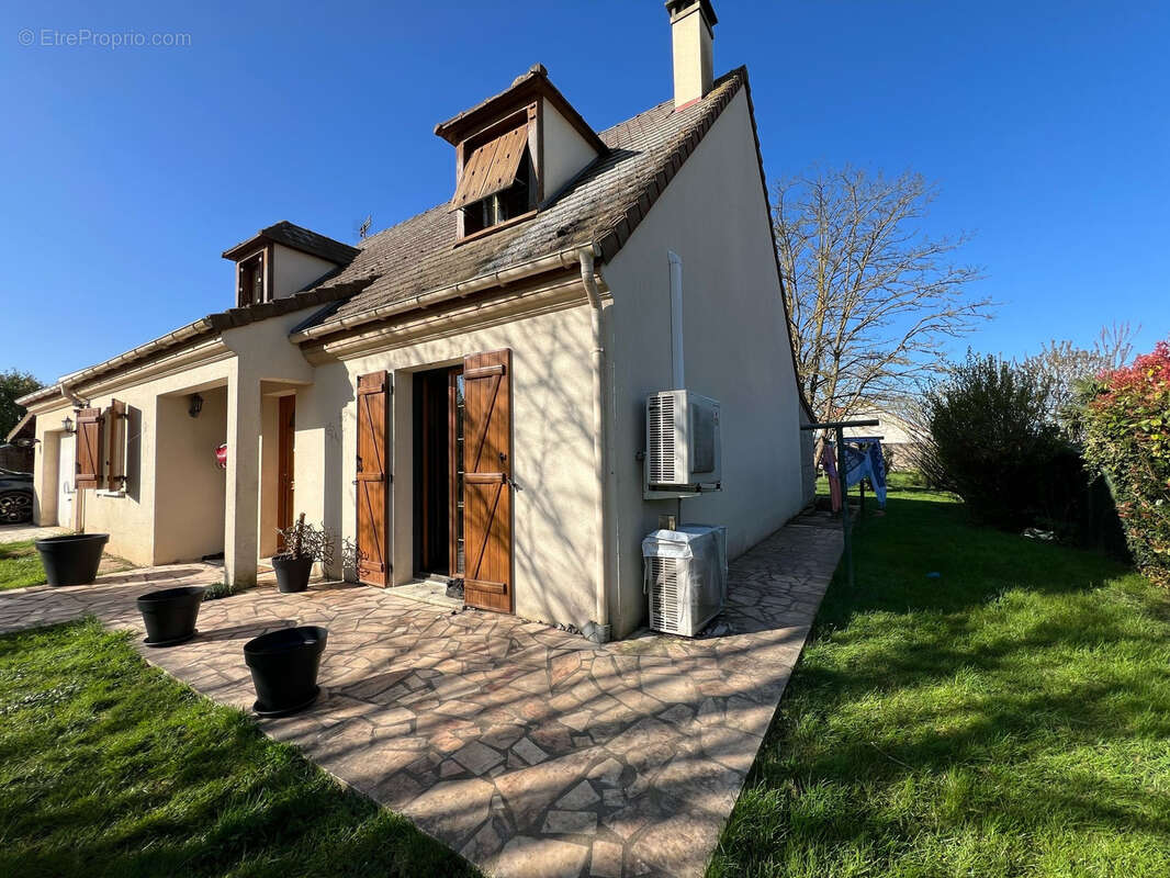 Maison à ETAMPES