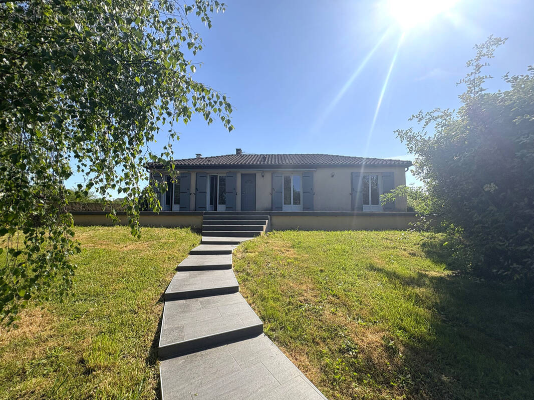 Maison à SAINT-JUNIEN
