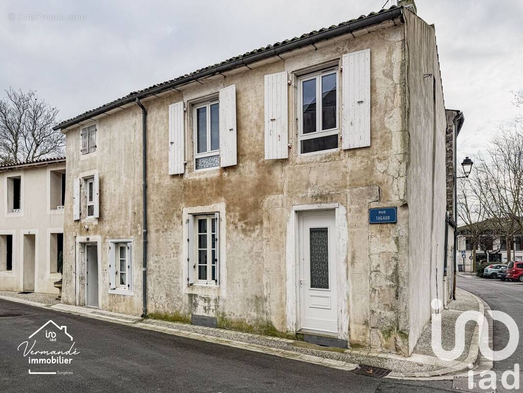 Photo 1 - Maison à SURGERES