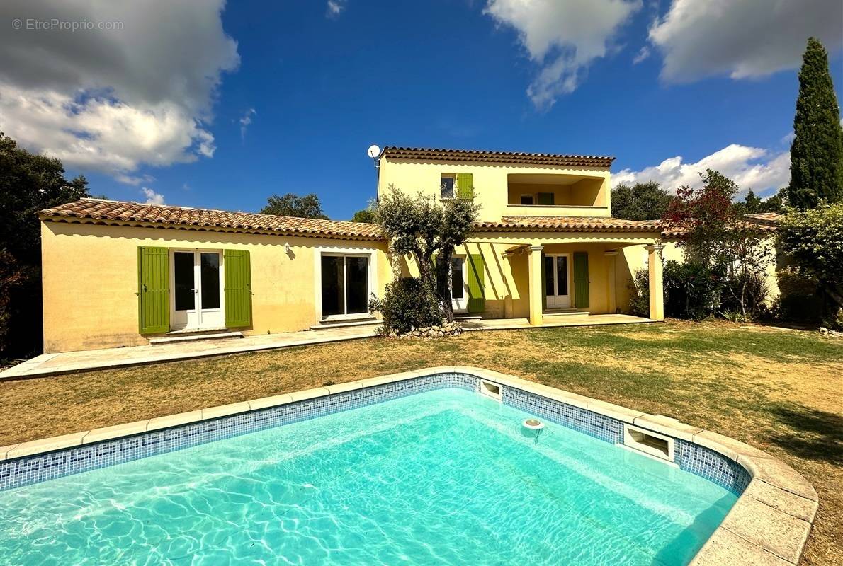Maison à SILLANS-LA-CASCADE