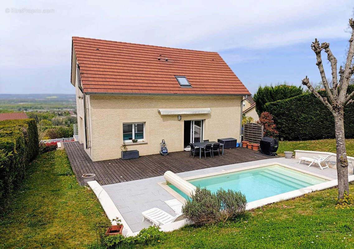Maison à CHATILLON-LE-DUC