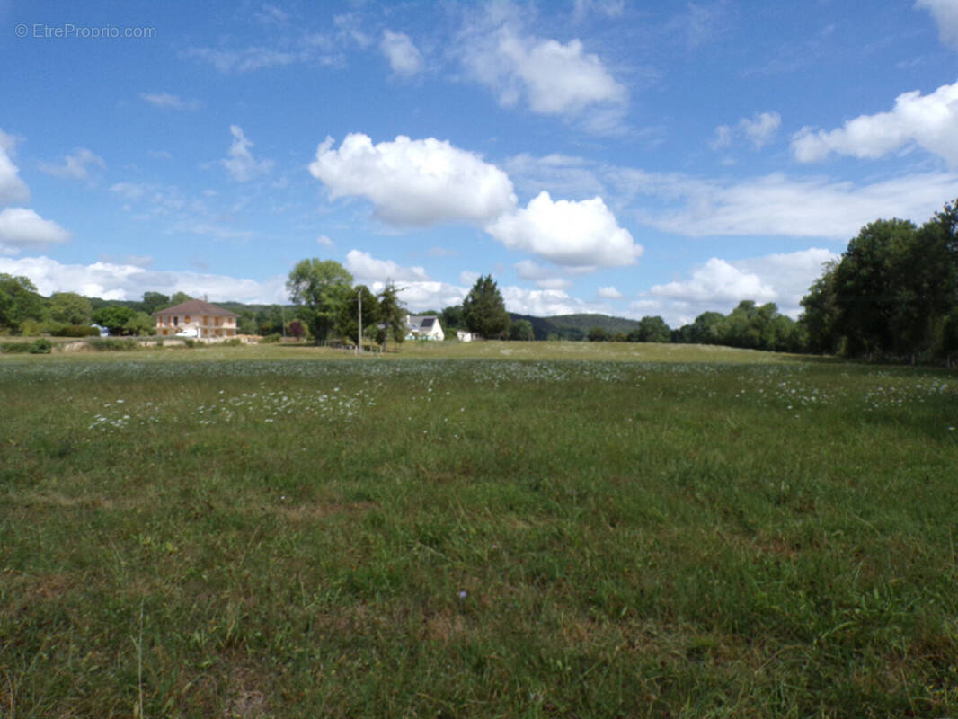 Terrain à VILLEREVERSURE