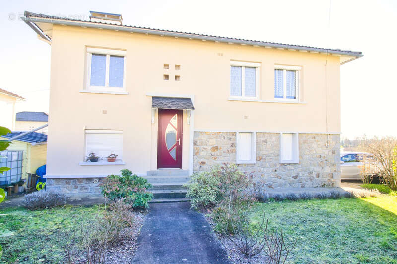 Maison à PLEAUX