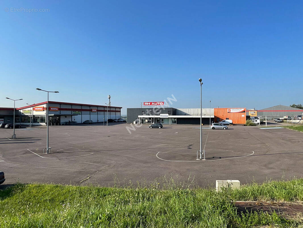 Commerce à VALMONT