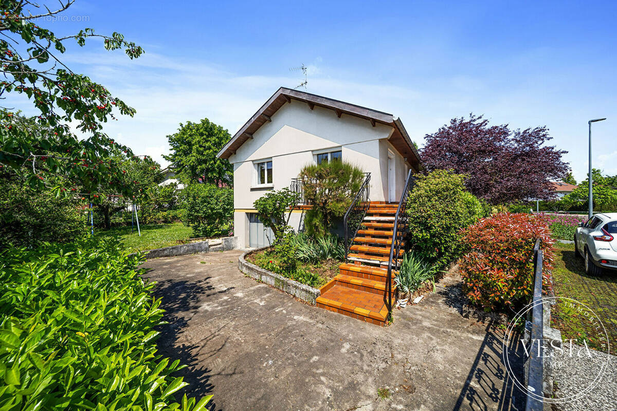 Maison à LONGVIC