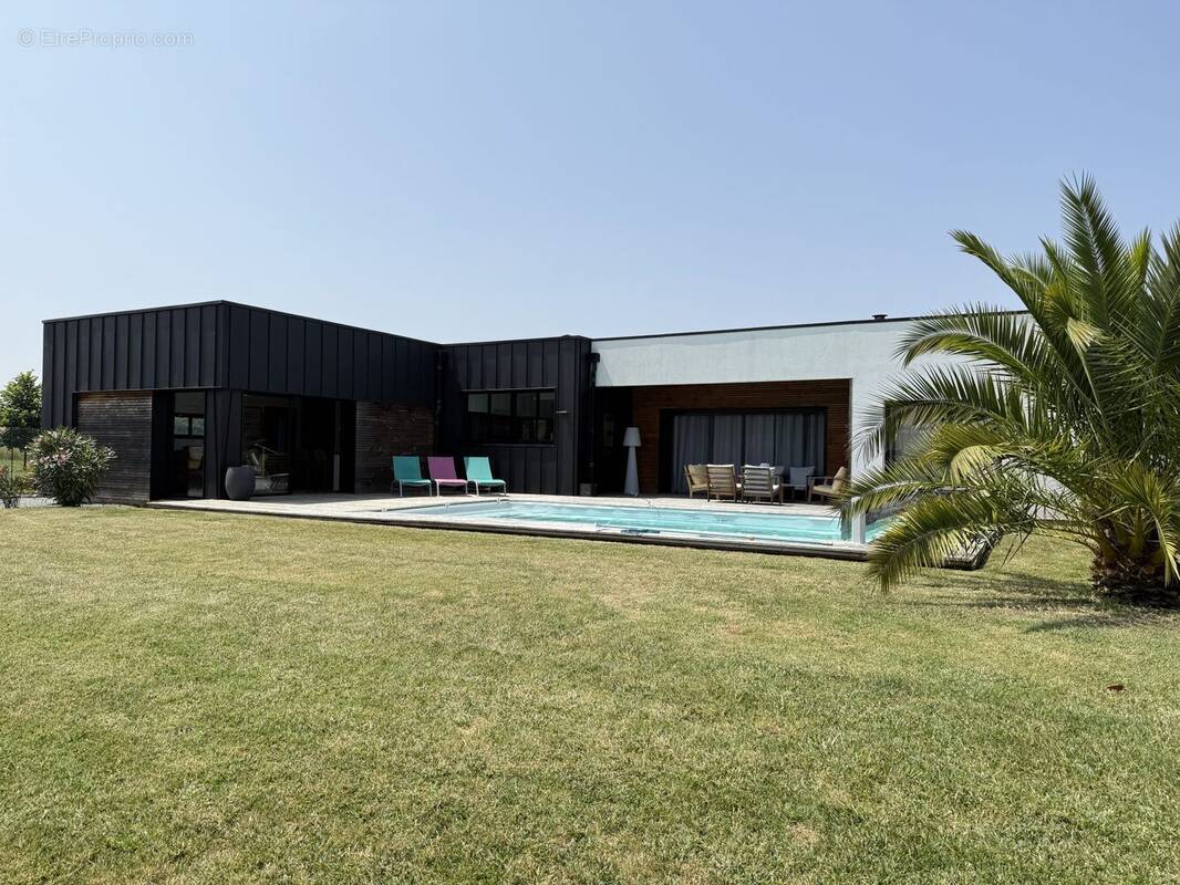Maison à COZES