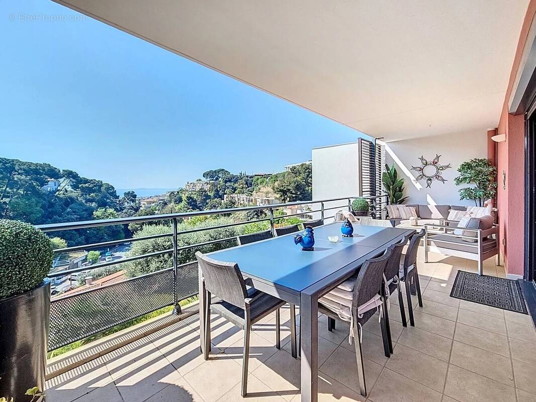 Appartement à SAINT-LAURENT-DU-VAR