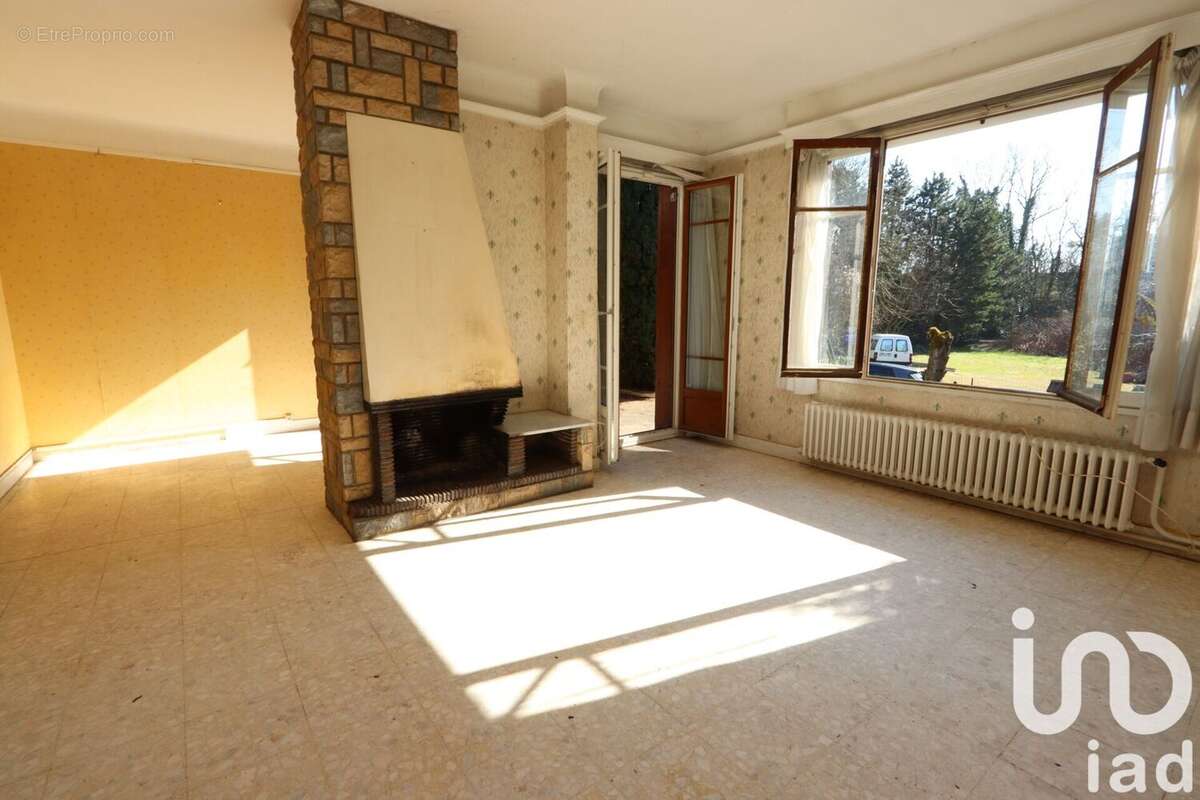 Photo 2 - Maison à VERRIERES-LE-BUISSON
