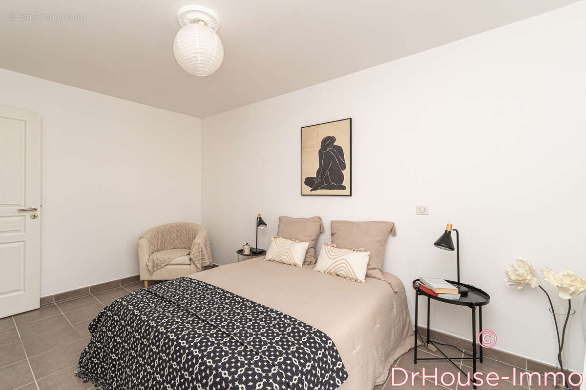 Appartement à VENELLES