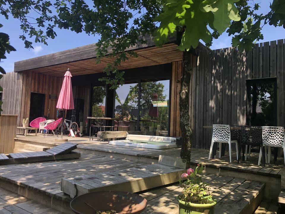 Maison à ARES