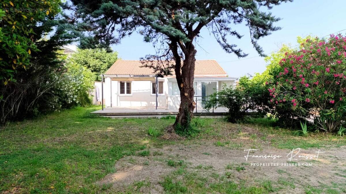 Maison à CLARENSAC