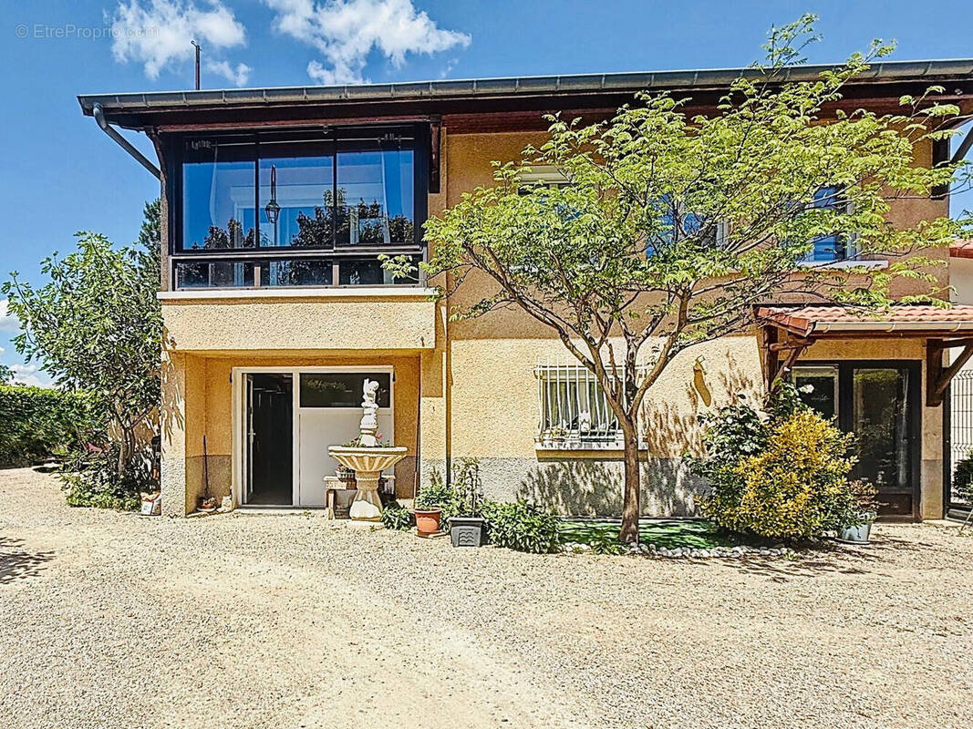 Photo 1 - Maison à SAINT-PIERRE-DE-CHANDIEU