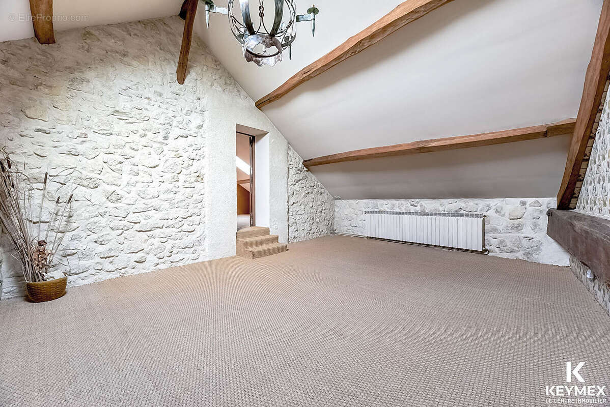 Appartement à FONTENAY-EN-PARISIS