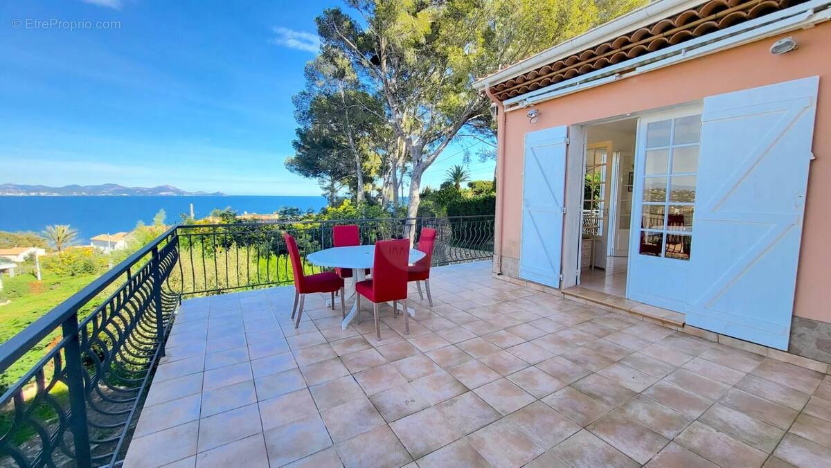 Maison à LES ISSAMBRES