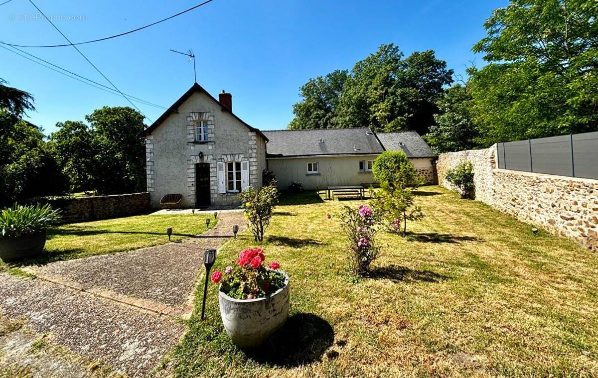 Maison à BRISSAC-QUINCE