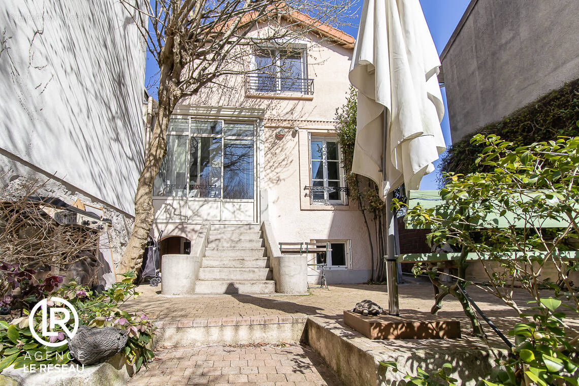 Maison à SURESNES