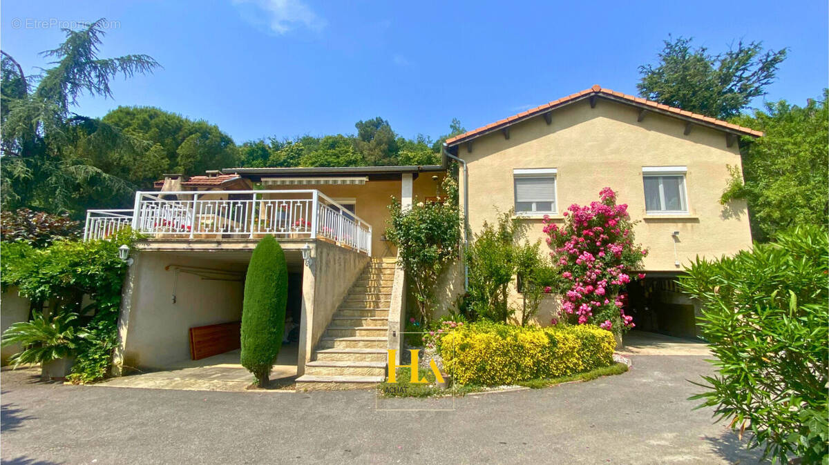 Maison à SAINT-BARDOUX