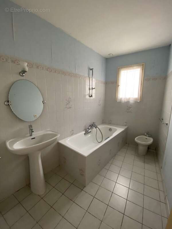 Maison à TOUVRE