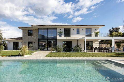 Maison à ROQUEFORT-LES-PINS