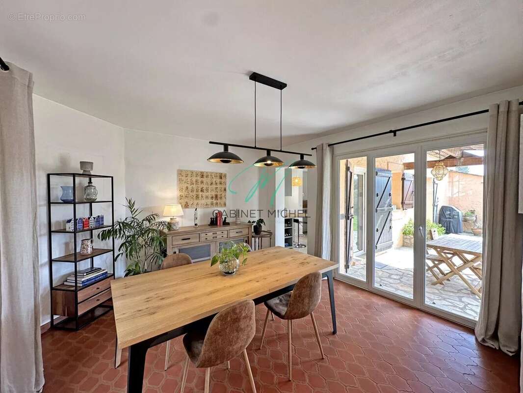 Maison à ROQUEFORT-LES-PINS