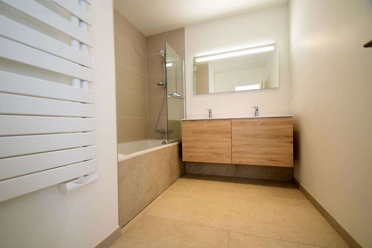 Appartement à TASSIN-LA-DEMI-LUNE