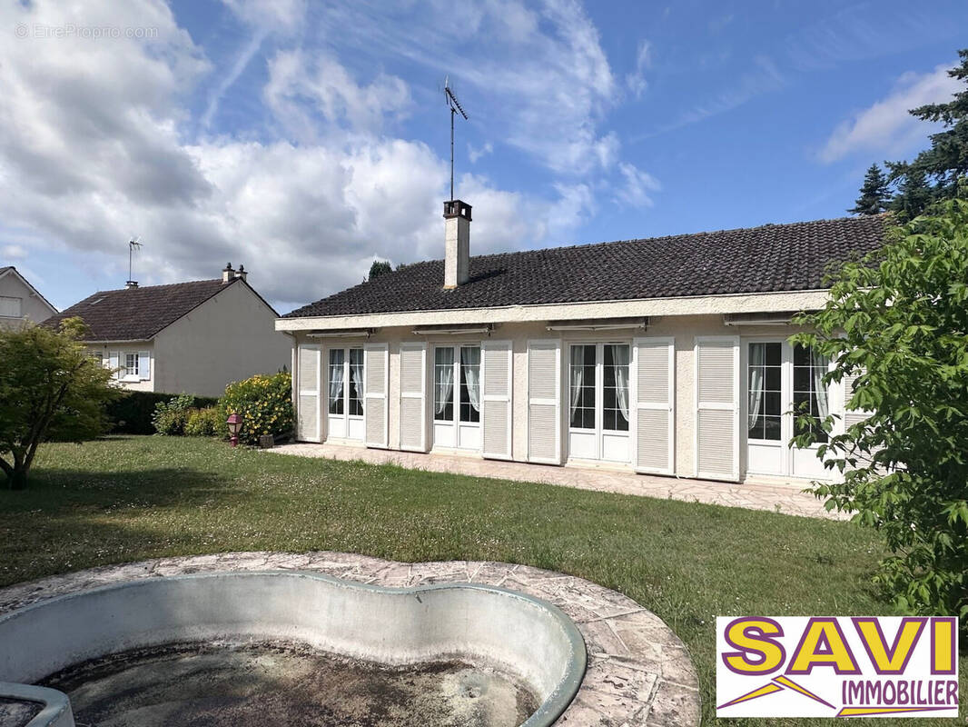 Maison à FERRIERES-EN-GATINAIS