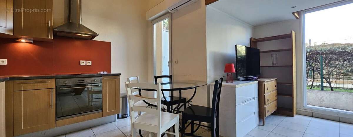 Appartement à SAINT-LAURENT-DU-VAR