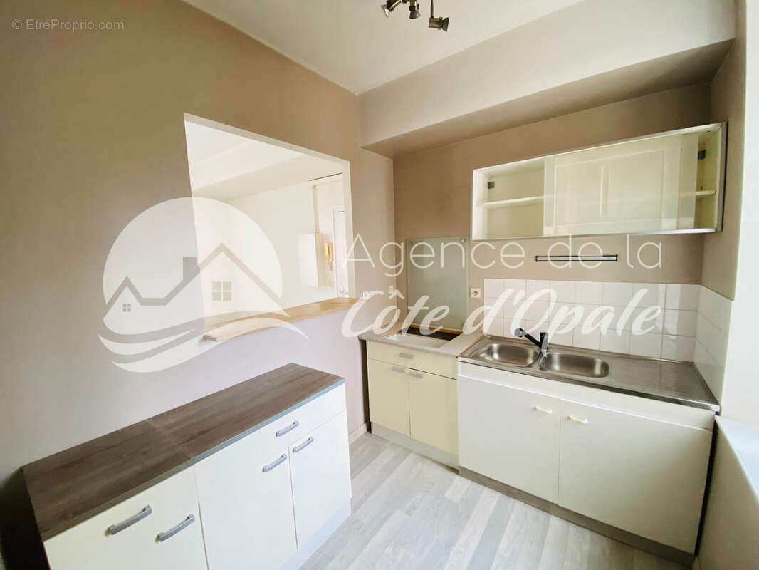 Appartement à LA CAPELLE-LES-BOULOGNE