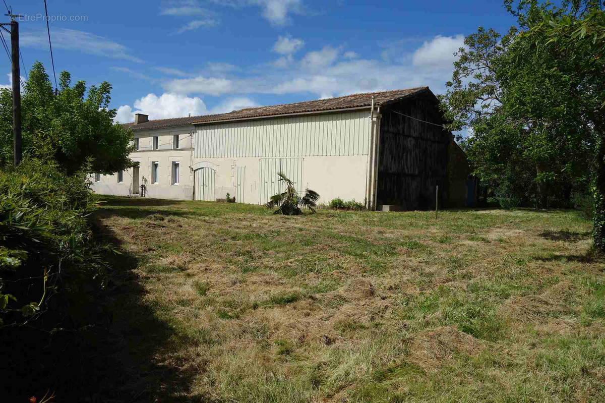 Maison à SAINT-CIERS-SUR-GIRONDE