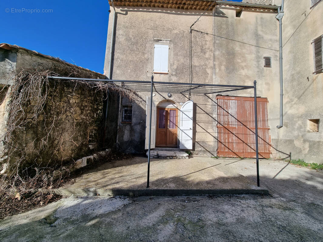 Maison à REGUSSE