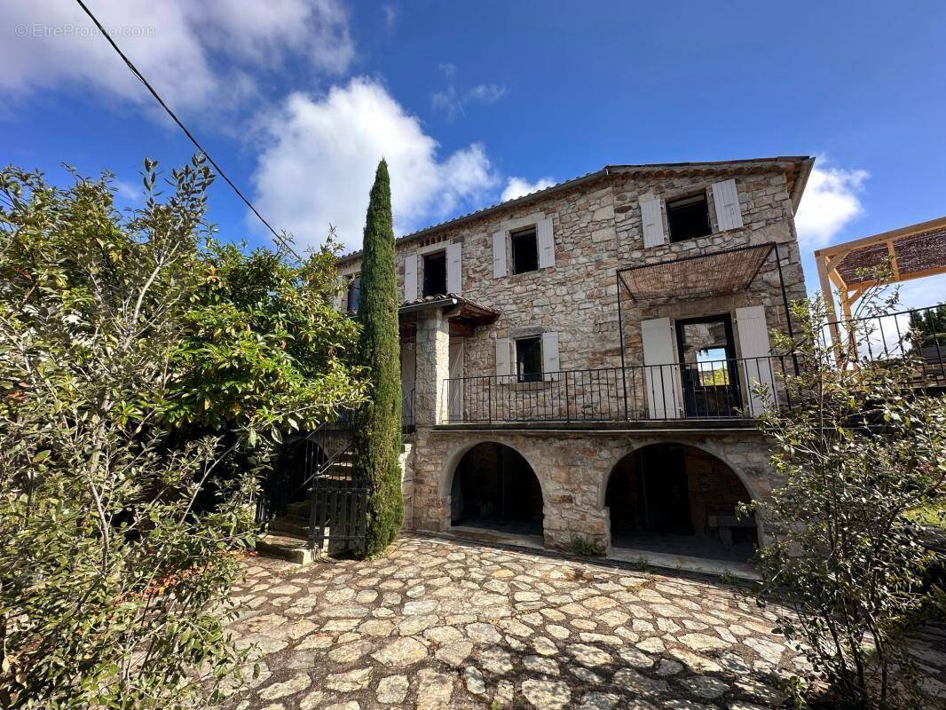 Maison à LABLACHERE