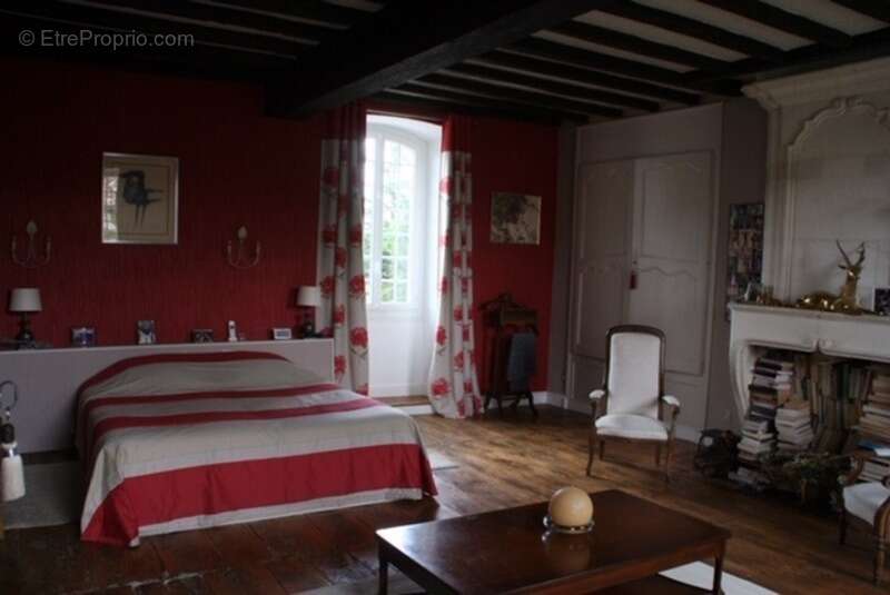 Maison à ROULLET-SAINT-ESTEPHE