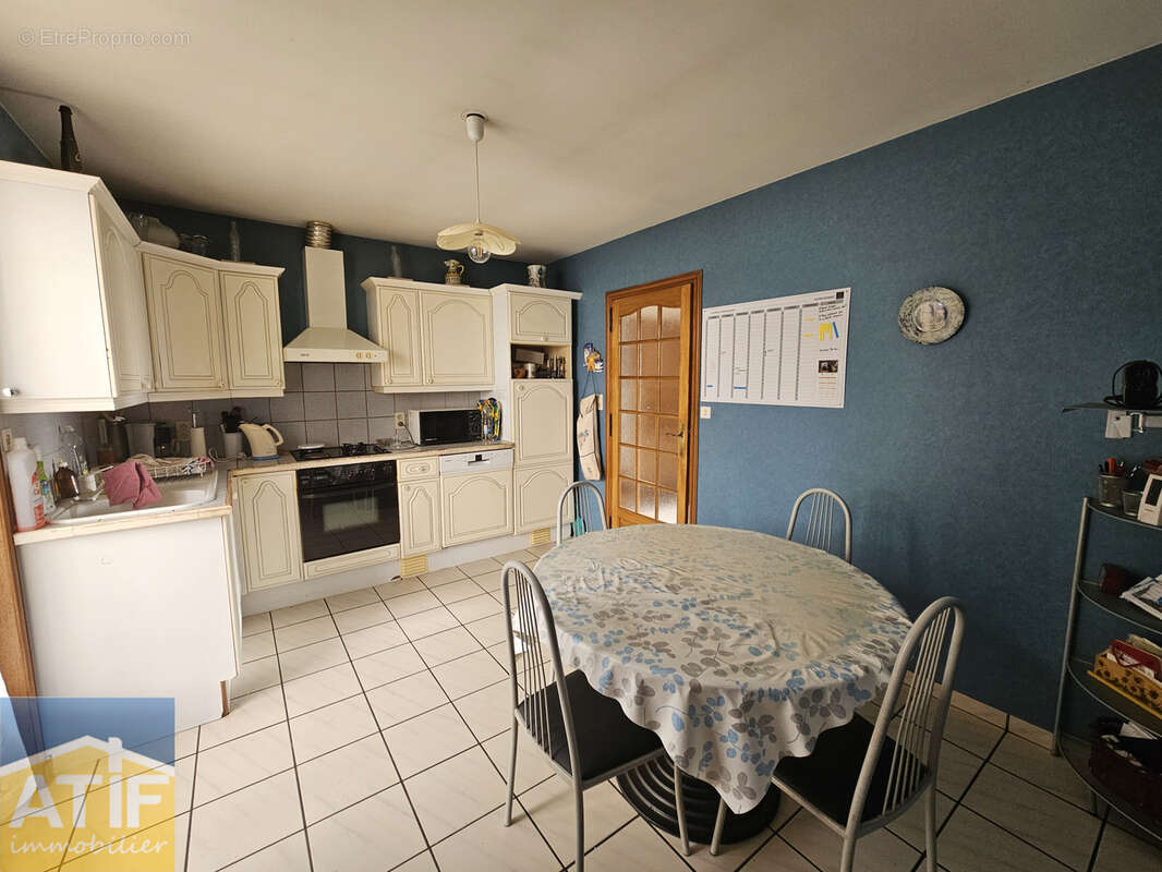 Maison à NOIRETABLE