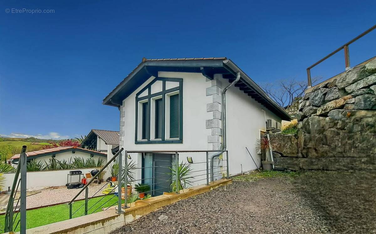 Maison à SAINT-PEE-SUR-NIVELLE