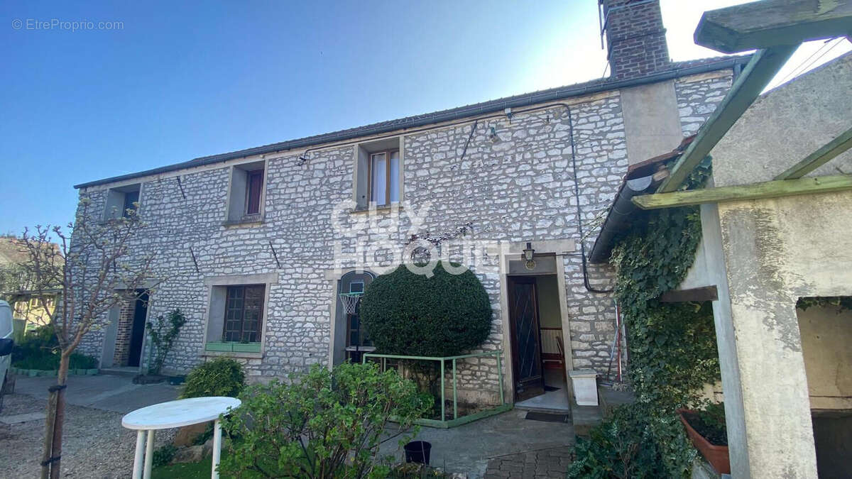 Maison à GUERNES