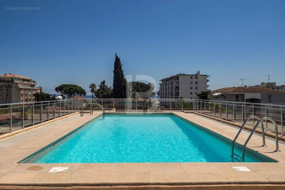 Appartement à VALLAURIS