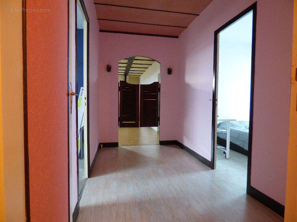 Maison à SAINT-DENIS-DE-L&#039;HOTEL