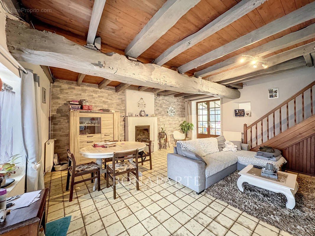 Maison à AVESSAC