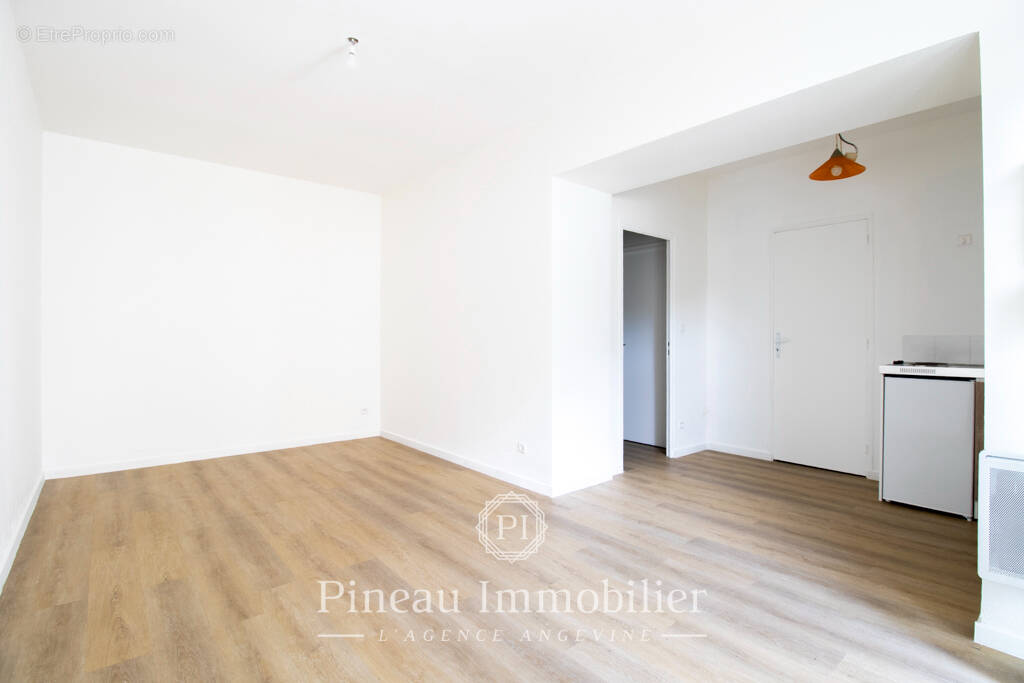 Appartement à AVRILLE