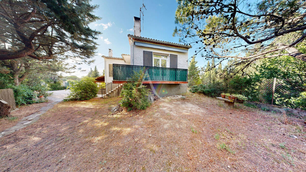 Maison à VILLEMOUSTAUSSOU