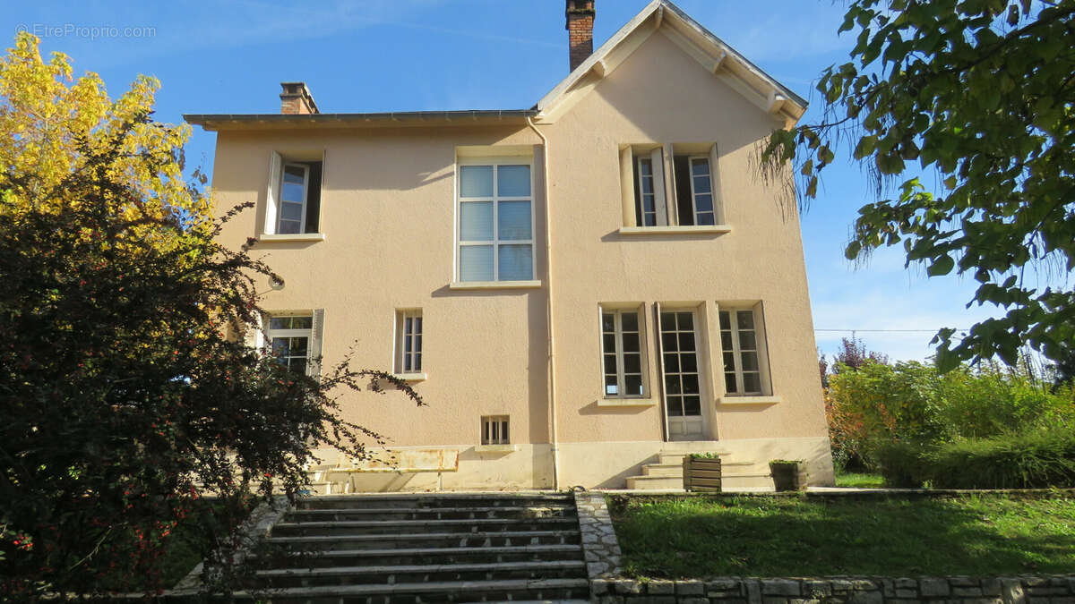 Maison à CHERVEIX-CUBAS
