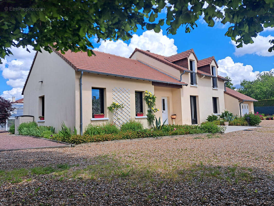 Maison à CHATELLERAULT