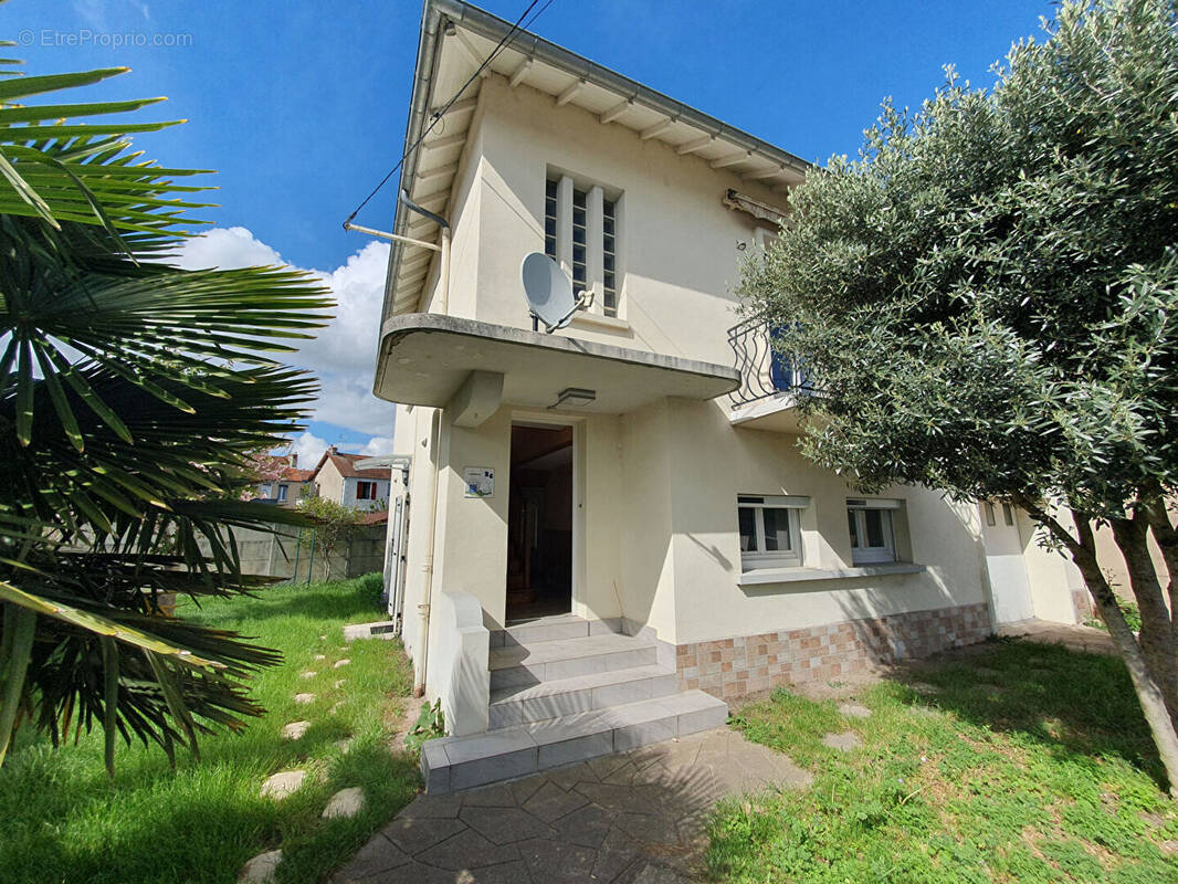 Maison à MONTLUCON